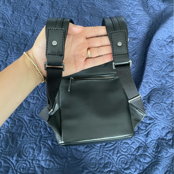 Matt & Nat Olly Vegan Bag Purity in Black mini backpack - Picture 5 of 11